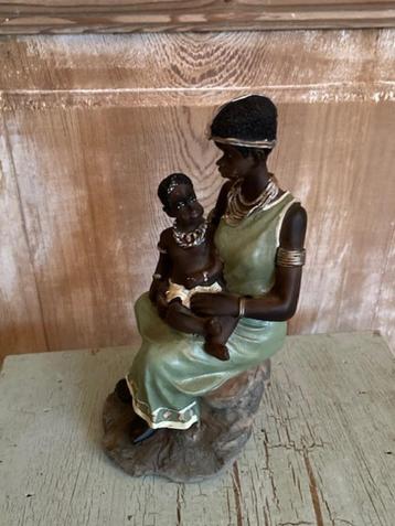 Vintage beeld Afrikaanse vrouw met kind. Parastone.     beschikbaar voor biedingen
