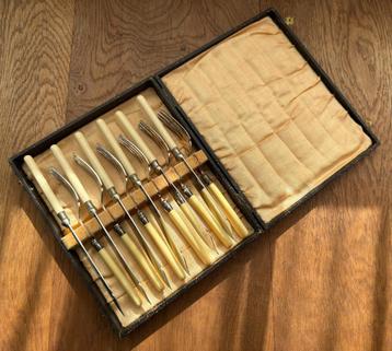 Vintage zilveren visbestek (6 sets in doos) beschikbaar voor biedingen