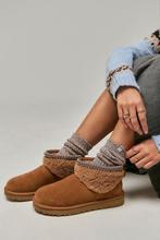 Ugg classic ultra mini curly nieuw 41, UGG, Bruin, Lage of Enkellaarzen, Nieuw
