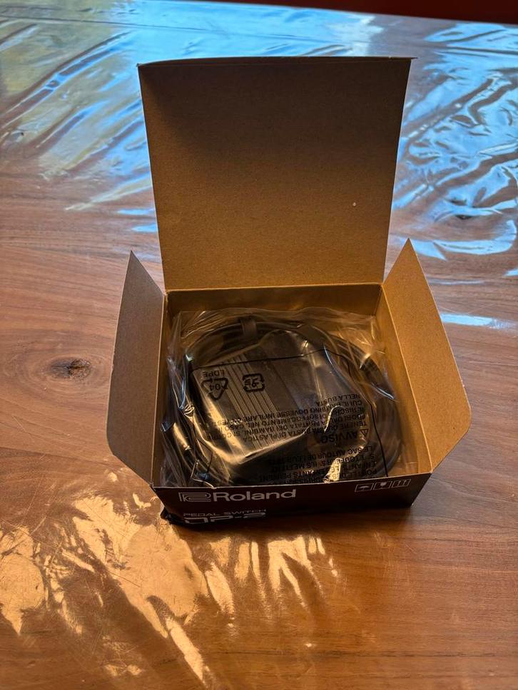 Roland DP-2 Pedaalschakelaar - Nieuw in Doos!, Muziek en Instrumenten, Overige Muziek en Instrumenten, Nieuw, Ophalen