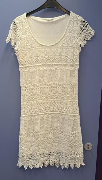Only zomerse witte kanten jurk bloemenpatroon mt S art 49114 beschikbaar voor biedingen