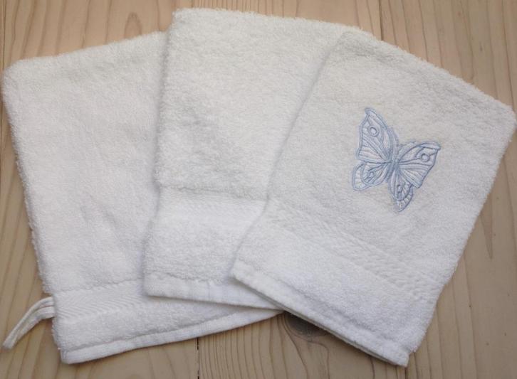 3 x wit washandje/ washand, nieuw en ongebruikt, Huis en Inrichting, Badkamer | Badtextiel en Accessoires, Nieuw, Overige typen