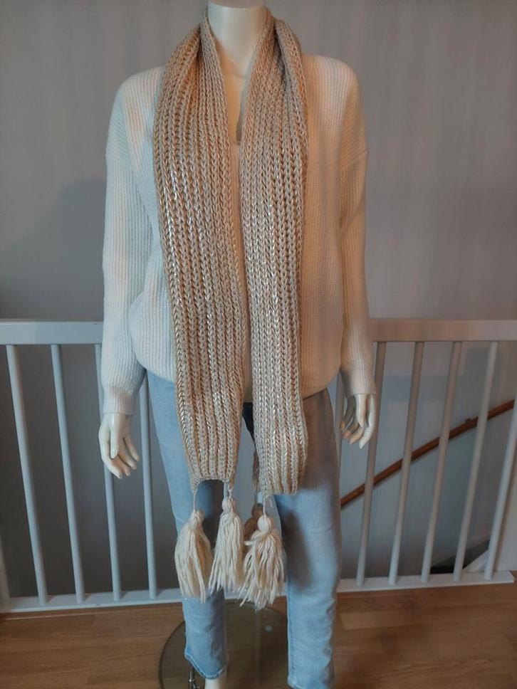 Beige knitted sjaal met zilveren coating, grote kwasten, Kleding | Dames, Mutsen, Sjaals en Handschoenen, Zo goed als nieuw, Sjaal