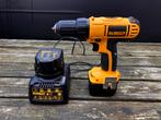 Dewalt DC740 12v met lader en accu, Doe-het-zelf en Verbouw, Gereedschap | Boormachines, Ophalen of Verzenden, Gebruikt, Minder dan 400 watt