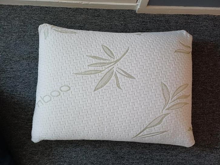 Bamboe hoofdkussen, Huis en Inrichting, Woonaccessoires | Kussens, Zo goed als nieuw, Wit, Rechthoekig, Ophalen of Verzenden