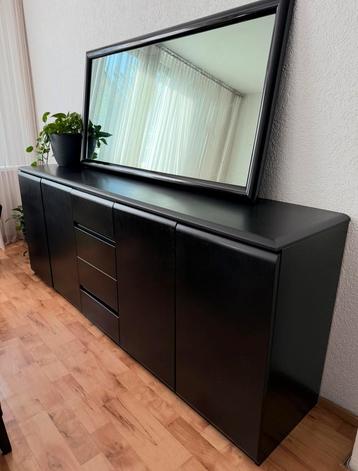 Grote kast + grote spiegel