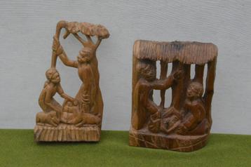 2 bijzondere Afrikaanse kerststalletjes gemaakt van teakhout beschikbaar voor biedingen