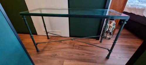 antiek sidetable boerderij ijzeren frame en veiligheidsglas, Huis en Inrichting, Tafels | Sidetables, Zo goed als nieuw, 25 tot 50 cm