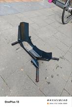 Motor steun, met schroef gaten, te monteren op een aanhanger, Ophalen of Verzenden