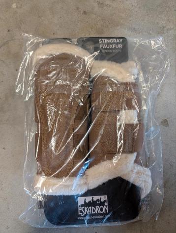 Te koop Eskadron beenbeschermers M beschikbaar voor biedingen