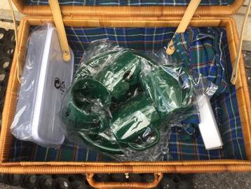 Picknick mand beschikbaar voor biedingen