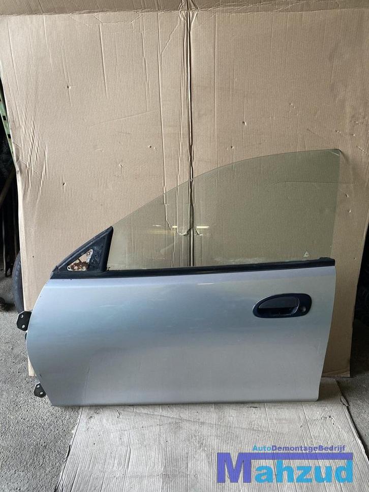 MAZDA 323 F 5 3L ZILVER GRIJS Links voor deur portier, Auto-onderdelen, Carrosserie en Plaatwerk, Deur, Mazda, Gebruikt, Ophalen of Verzenden