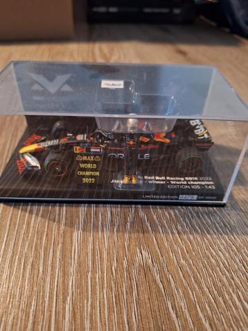 red Bull racing Rb18 2022 champioen auto Japan  beschikbaar voor biedingen