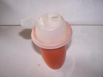 Tupperware shaker. 350 ml. Zie foto's. beschikbaar voor biedingen
