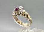 Gouden Vintage ring edelsteen robijn en diamant. 2026/64., Ophalen of Verzenden, Zo goed als nieuw, ., Met edelsteen