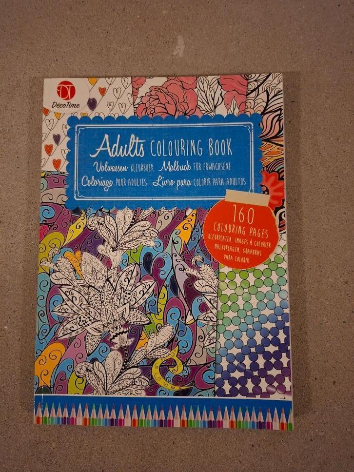 Kleurboek + Kleurpotloden, Hobby en Vrije tijd, Tekenen, Nieuw, Papier, Schets- of Tekenboek, Ophalen of Verzenden