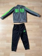 Nike trainingspak maat 98/104 nieuw, Kinderen en Baby's, Kinderkleding | Maat 98, Nieuw, Jongen of Meisje, Ophalen of Verzenden