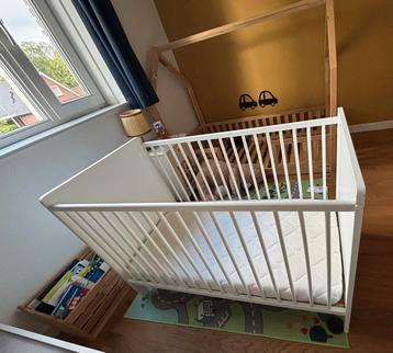 Wit baby-/peuterledikant 60x120 cm beschikbaar voor biedingen