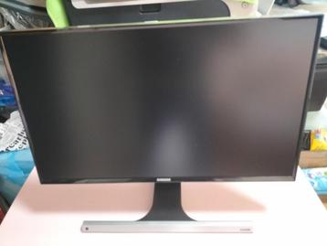 Samsung Monitor - Goed Onderhouden beschikbaar voor biedingen