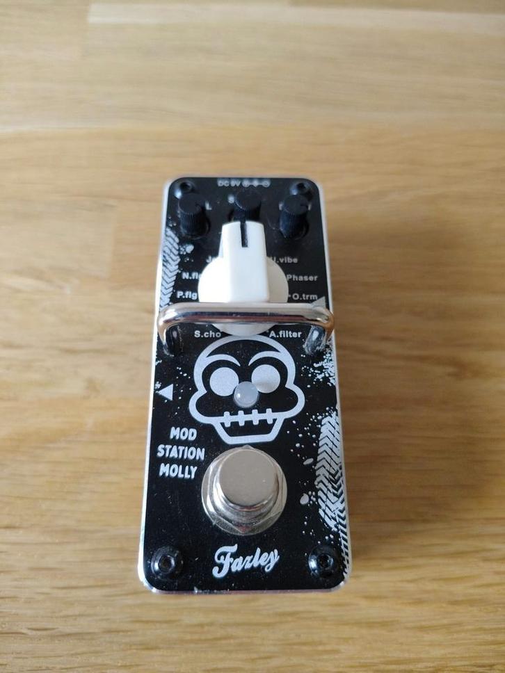 Fazley multi Modulatie effect pedaal Mod Station Molly, Muziek en Instrumenten, Effecten, Zo goed als nieuw, Chorus, Ophalen of Verzenden