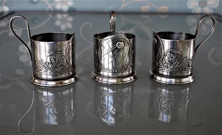 3 x Spoetnik Russisch Theeglas houder Podstakannik, Antiek en Kunst, Curiosa en Brocante, Ophalen of Verzenden
