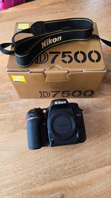 Nikon D7500 body incl accessoires  beschikbaar voor biedingen