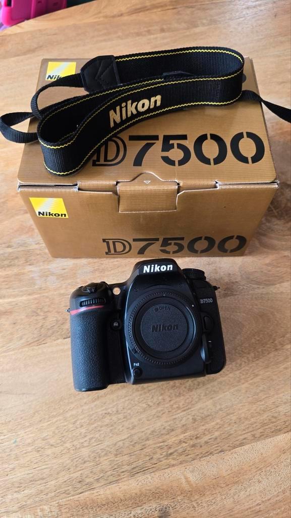 Nikon D7500 body incl accessoires, Audio, Tv en Foto, Fotocamera's Digitaal, Zo goed als nieuw, Nikon, Geen optische zoom, Ophalen of Verzenden