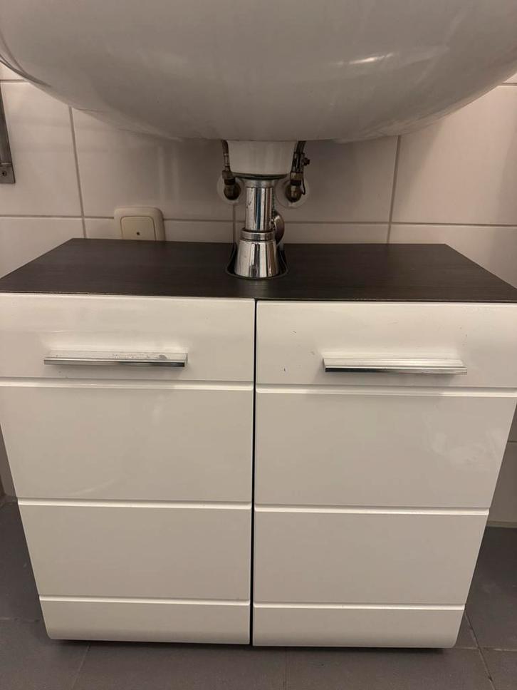 Home24 Strom wastafelonderkast - hoogglans wit/grijs, Huis en Inrichting, Badkamer | Badkamermeubels, Gebruikt, Wastafelkast, Minder dan 100 cm