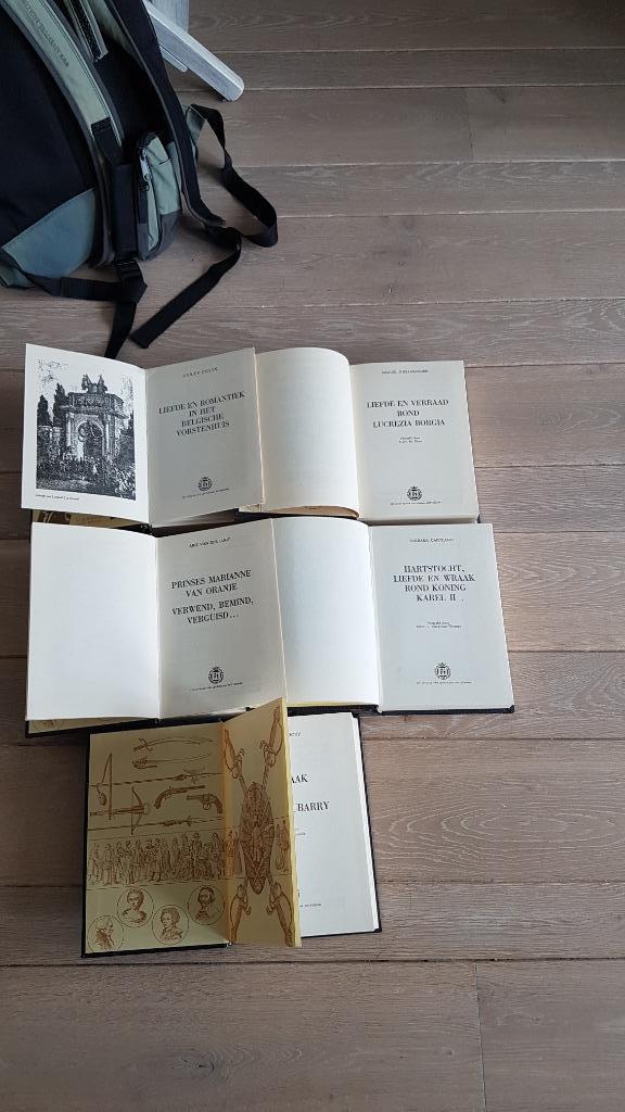5 boeken met bijzonder gelijksoortige boekomslag, Boeken, Romans, Gelezen, Nederland, Ophalen