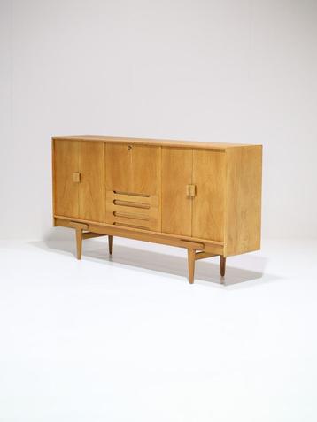 Highboard Ejvind A. Johansson Deens vintage eiken beschikbaar voor biedingen