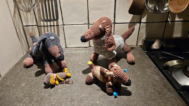 Gehaakte Teckels en een mini Sleutelhanger, Kinderen en Baby's, Speelgoed | Knuffels en Pluche, Nieuw, Hond, Ophalen of Verzenden