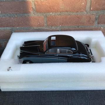 1:18 NEO SCALE MODELS JAGUAR MK 8 beschikbaar voor biedingen