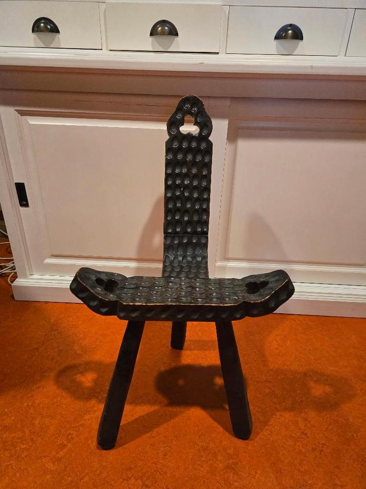 Spaanse driepootstoel, Huis en Inrichting, Stoelen, Gebruikt, Eén, Hout, Bruin, Ophalen