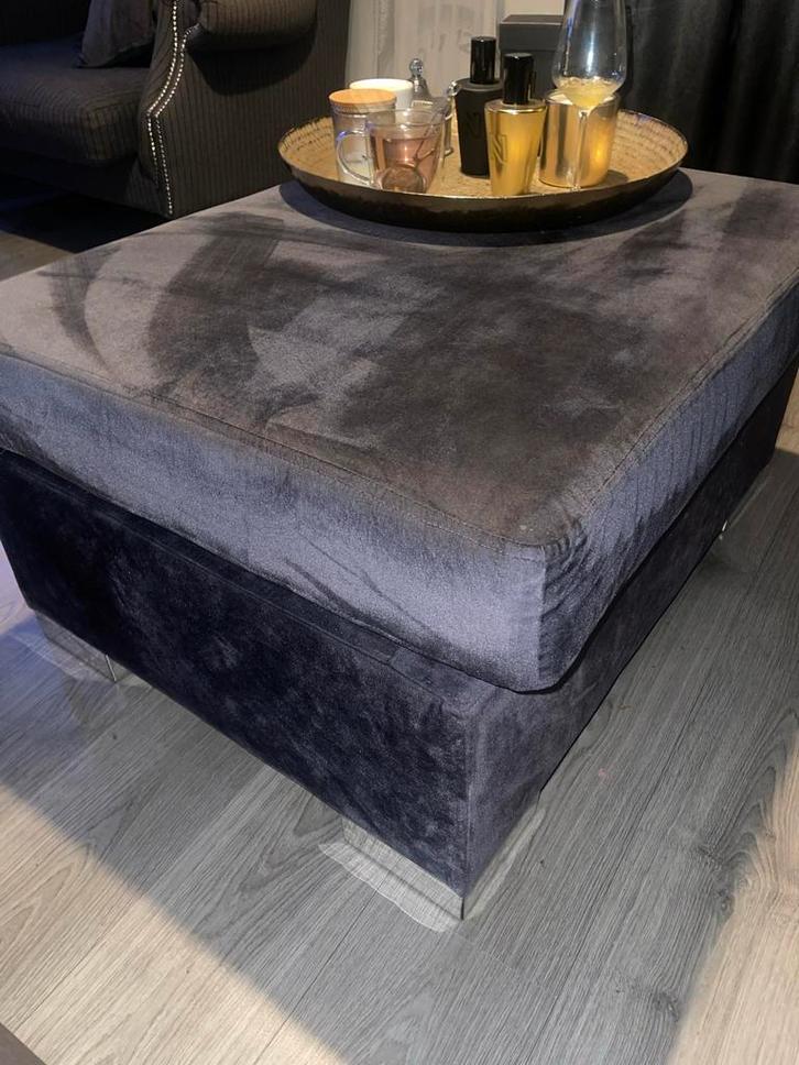 Grijze Poef / Tafel - Zo Goed Als Nieuw, Huis en Inrichting, Banken | Voetenbanken en Poefen, Zo goed als nieuw, 50 tot 75 cm