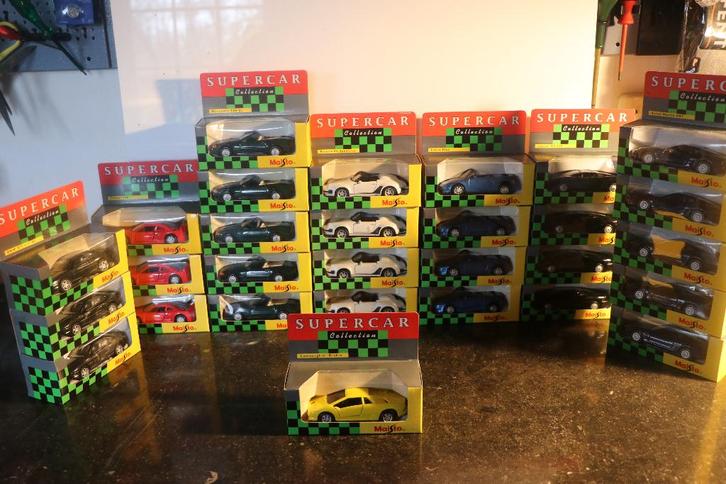 Supercar Collection Shell, vele dubbele, totaal 29 stuks., Hobby en Vrije tijd, Modelauto's | Overige schalen, Nieuw, Auto, Ophalen of Verzenden