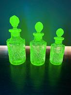 Complete set van drie uranium glazen parfumflesjes, Antiek en Kunst, Antiek | Glas en Kristal, Ophalen