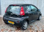 Zwarte Peugeot 107 1.0 12V 2011 68PK / Airco / APK / Nap!, Voorwielaandrijving, Stof, 4 stoelen, Origineel Nederlands