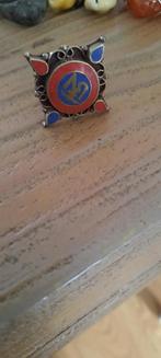 Antieke, ruitvormige ring met bloedkoraal/lapis. MT 17., Sieraden, Tassen en Uiterlijk, Antieke sieraden, Ophalen of Verzenden