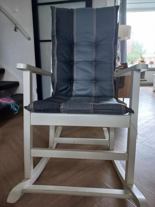 Fijne schommelstoel, Huis en Inrichting, Stoelen, Zo goed als nieuw, Eén, Wit, Ophalen of Verzenden