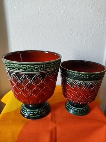 Twee prachtige vintage bloempotten van Marcia, jaren 70  beschikbaar voor biedingen