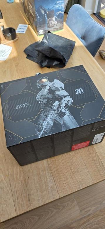 Xbox Series X - Halo Limited Edition beschikbaar voor biedingen