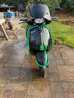 Vespa sprint 2022 geel kenteken, Fietsen en Brommers, Scooters | Vespa, Ophalen, Vespa S, Zo goed als nieuw, Benzine