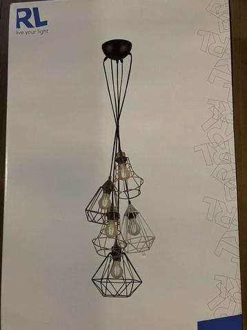 Nieuwe hanglampen, meerdere op voorraad. beschikbaar voor biedingen
