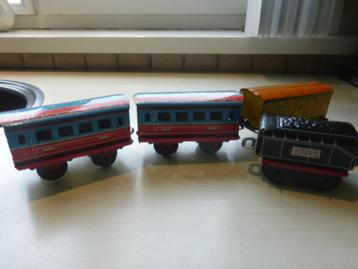 Treinstelwagons blikmetaal vintage beschikbaar voor biedingen