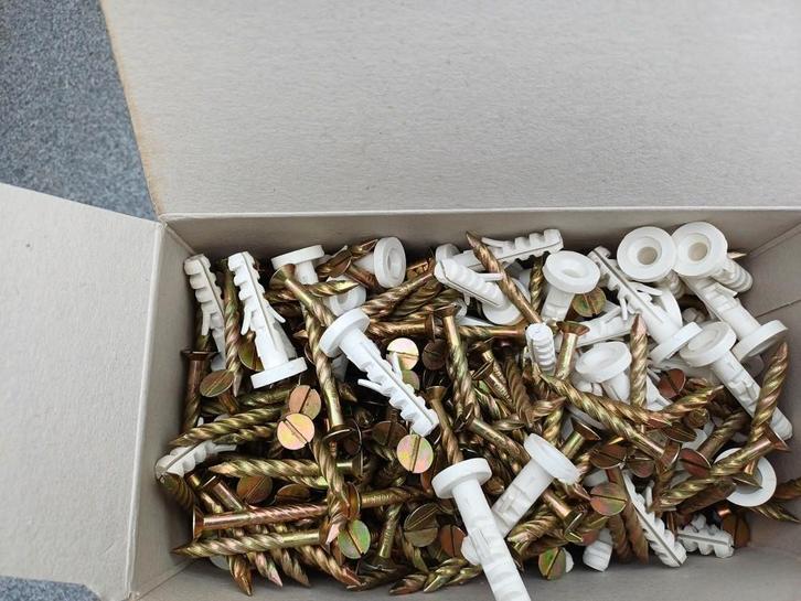 partij Bat-kraagpluggen met slagschroefspijker, Doe-het-zelf en Verbouw, IJzerwaren en Bevestigingsmiddelen, Nieuw, Pluggen, 50 tot 100 mm