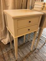 Set met antieke franse nachtkastjes, beige, ladekastjes, Nieuw, Hoofdstaart 29, Il fienile, Hout