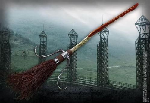 Harry Potter Replica 1/1 Firebolt Broom MARKTPLAATS SALE!, Verzamelen, Harry Potter, Zo goed als nieuw, Replica, Ophalen of Verzenden