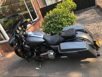 Harley touring solo & duo zadel streetglide roadglide beschikbaar voor biedingen