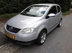 Volkswagen Fox 1.4 55KW 2005 Grijs, Auto's, Voorwielaandrijving, 15 km/l, 74 pk, 4 cilinders