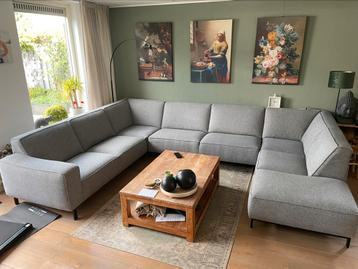 Grote U bank als nieuw!! beschikbaar voor biedingen